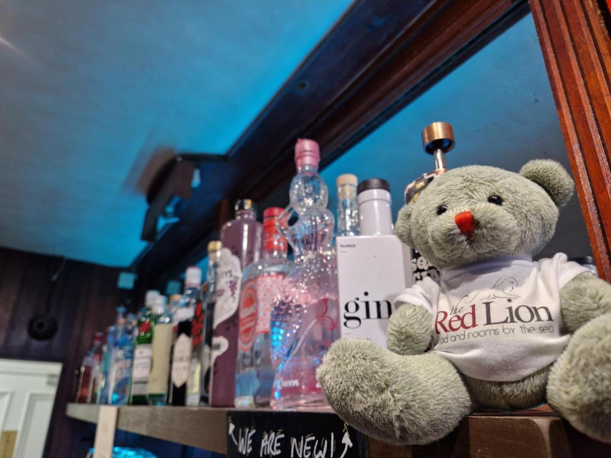 红狮酒店 克罗默 外观 照片 Red Lion mascot