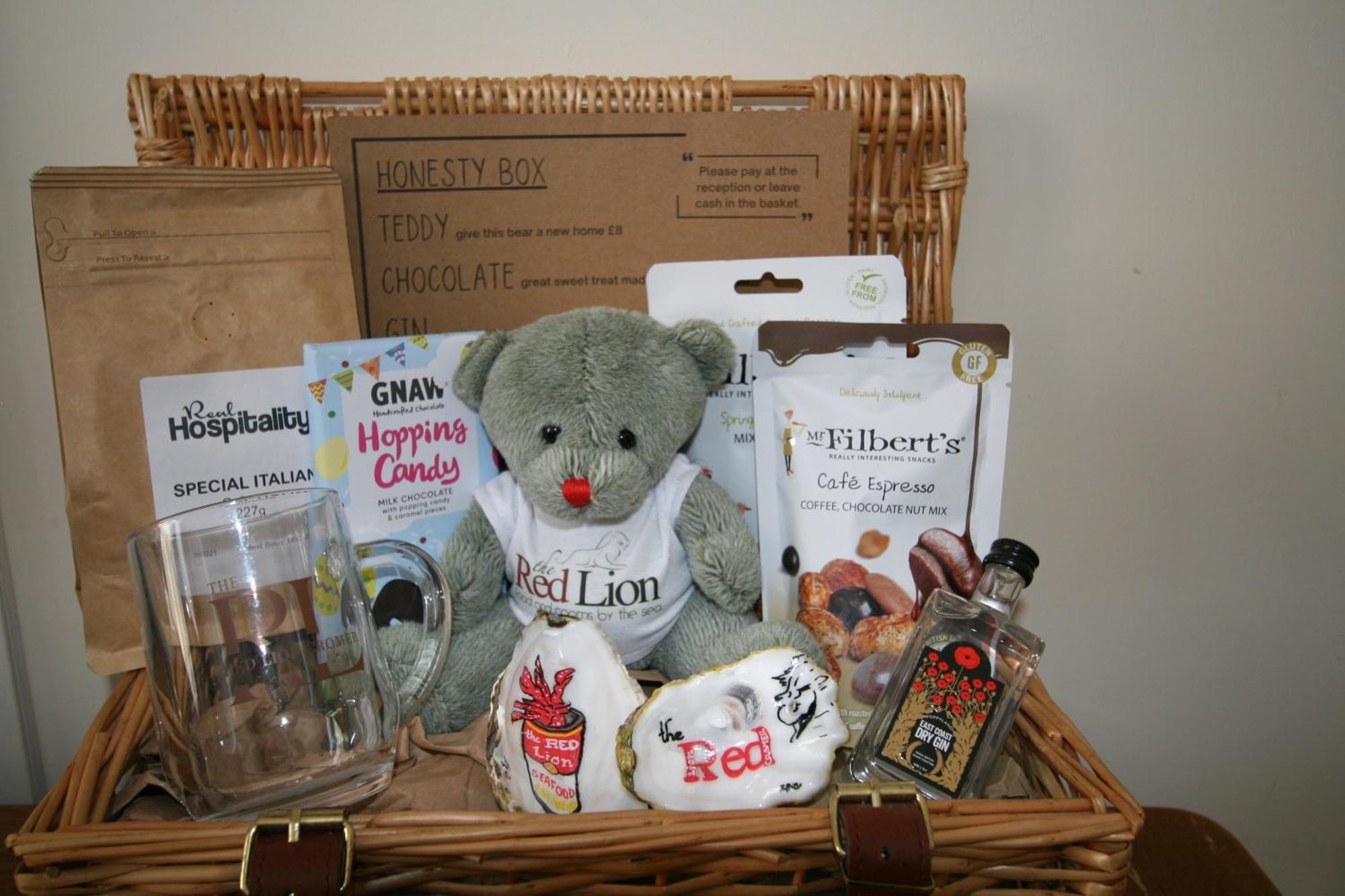 红狮酒店 克罗默 外观 照片 A Red Lion hamper