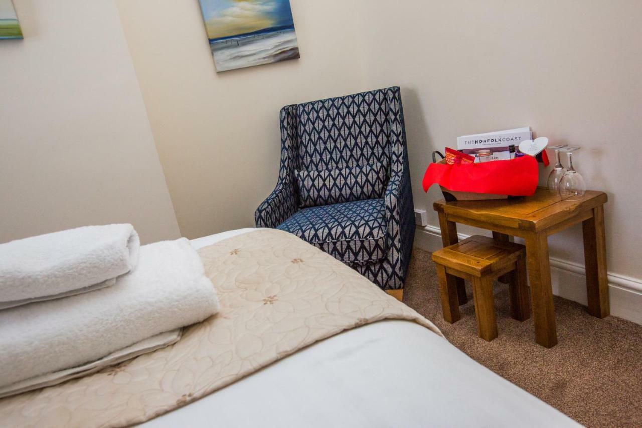 红狮酒店 克罗默 外观 照片 A treatment room at the school